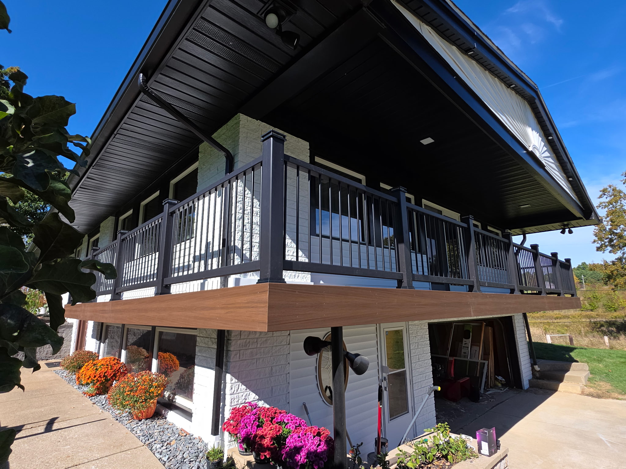 Completed vinyl siding project on a Massillon, Ohio home